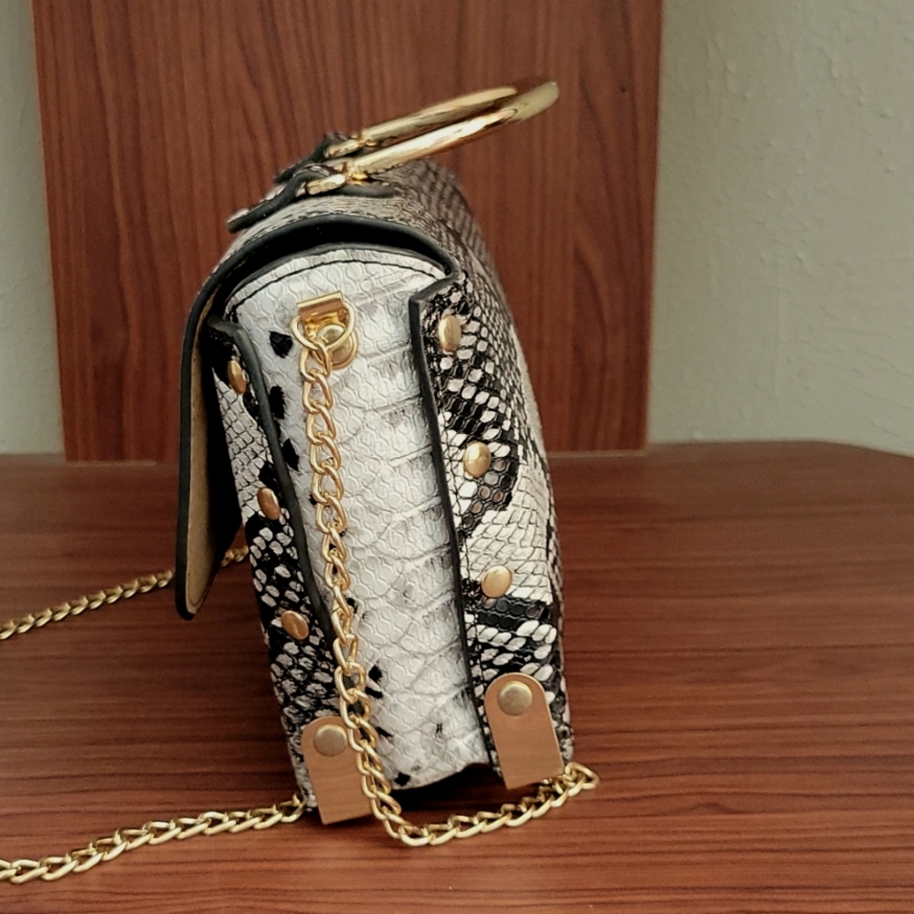 Faux Snakeskin Print Flap Chain Bag